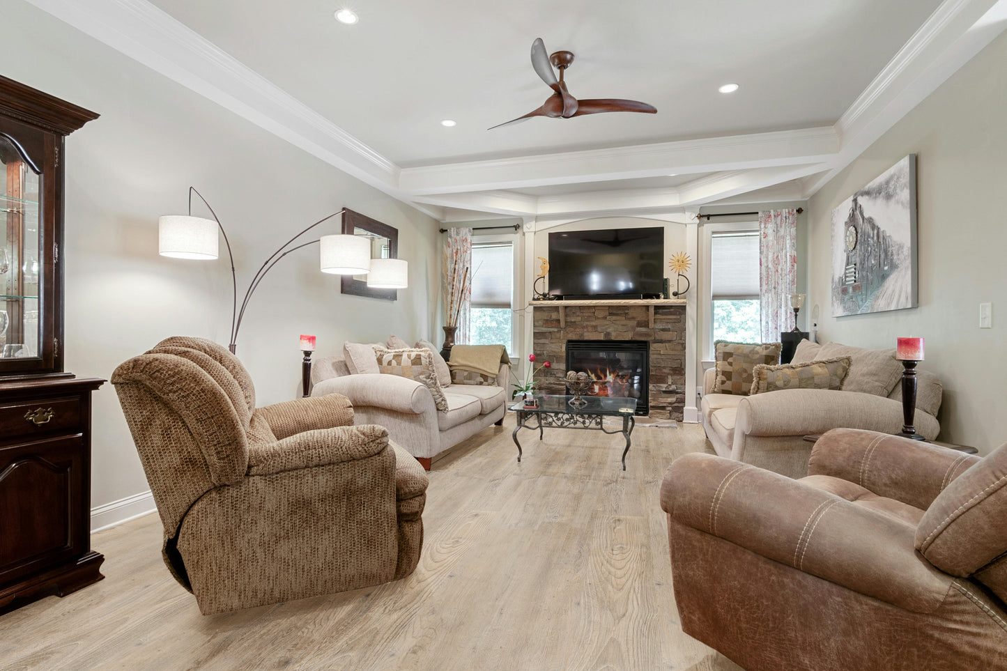 Dryback Vinyl 2.5 mm Bark 6.1" x 48" 40.86 SF/CTN